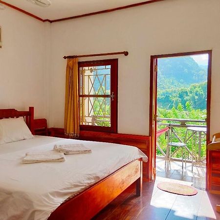 Sunset Bungalows & Gh Muang Ngoi Екстериор снимка