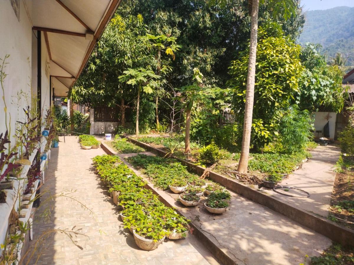 Sunset Bungalows & Gh Muang Ngoi Екстериор снимка