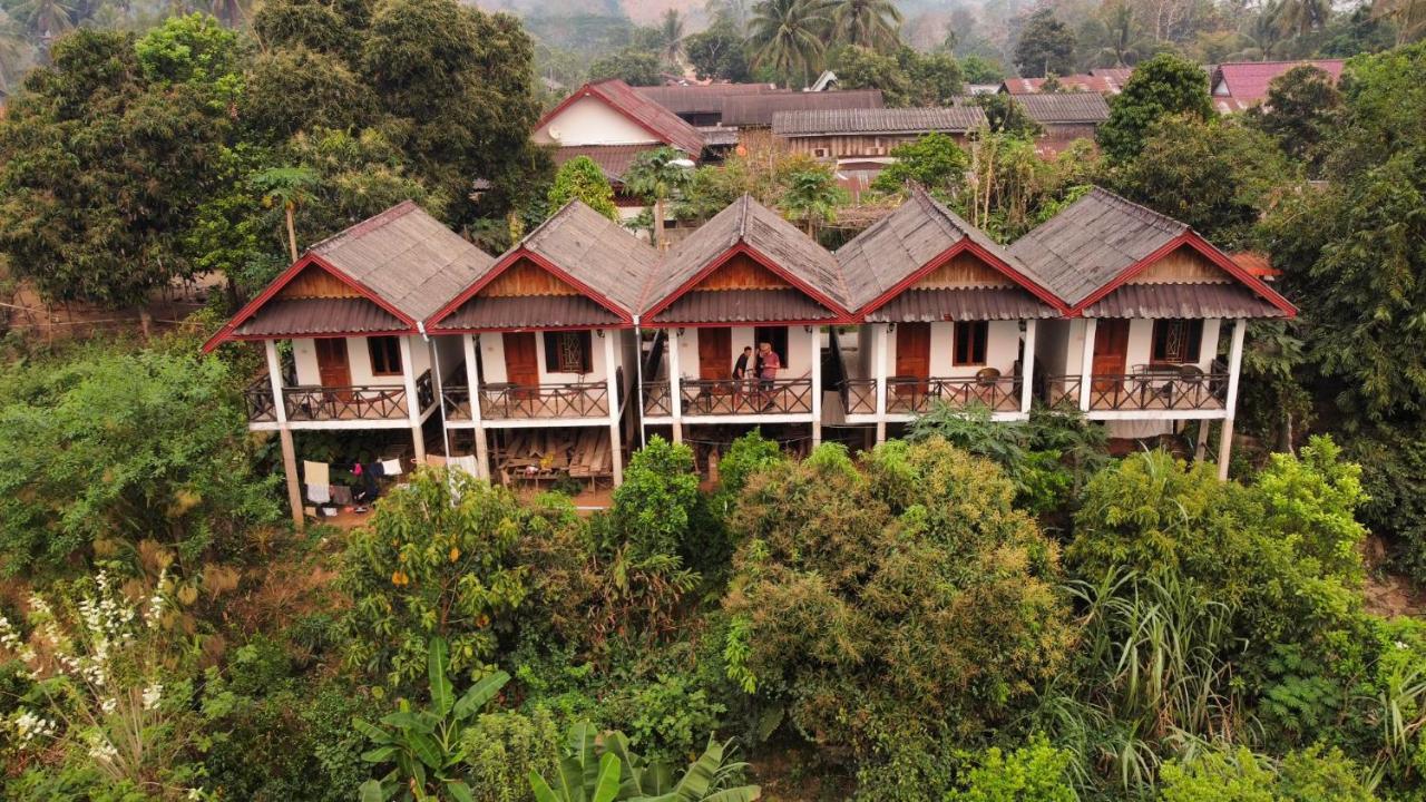Sunset Bungalows & Gh Muang Ngoi Екстериор снимка