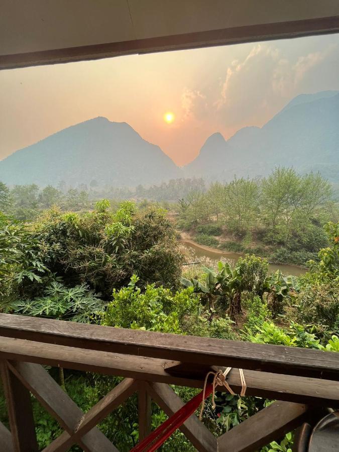 Sunset Bungalows & Gh Muang Ngoi Екстериор снимка
