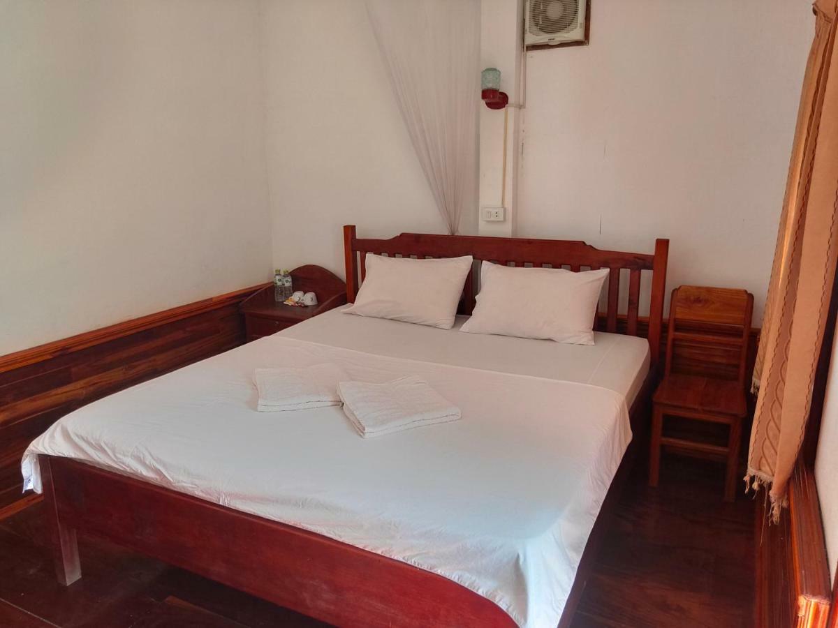 Sunset Bungalows & Gh Muang Ngoi Екстериор снимка