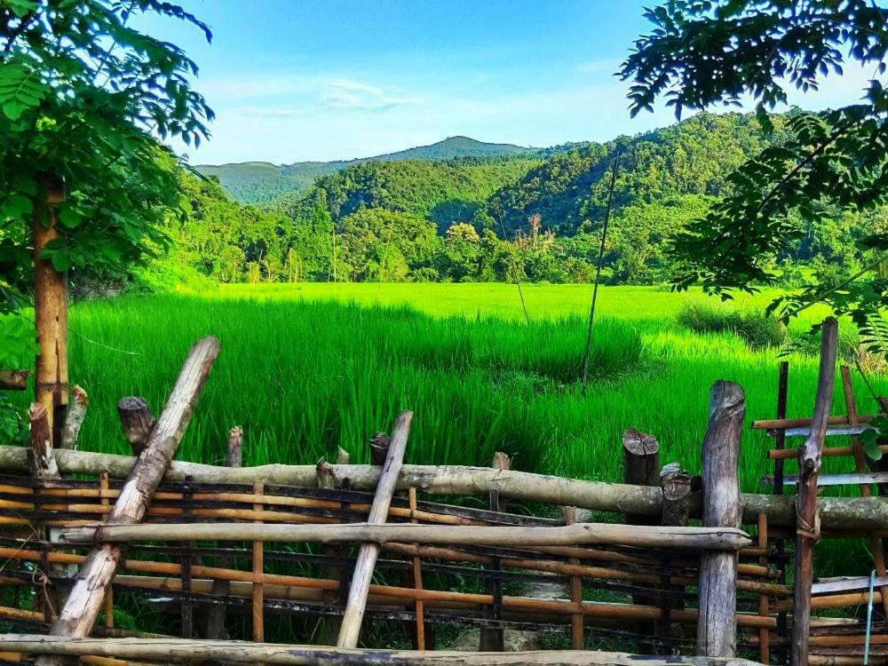 Sunset Bungalows & Gh Muang Ngoi Екстериор снимка